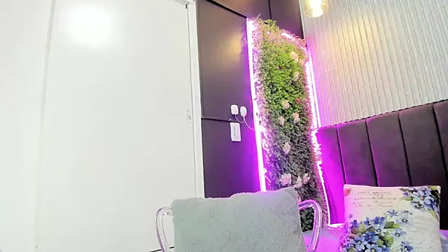 Skarlett hot  online show from 02/05/26, 09:41