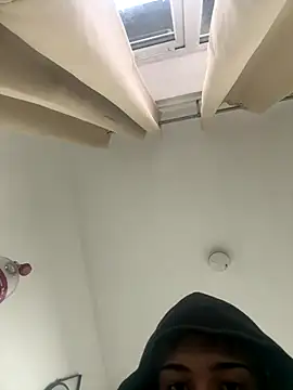 Snapshot of Banandgdjrb chatting on 11/17/25, 04:13 Banandgdjrb online show from 11/17/25, 04:13