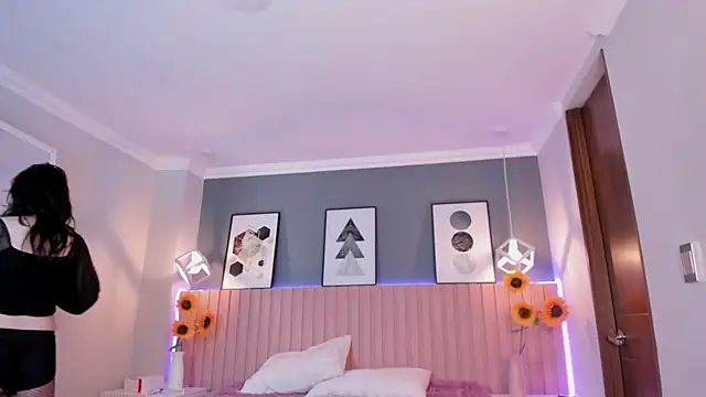 Snapshot of Nina_Ford chatting on 11/07/25, 03:06 Nina Ford online show from 11/07/25, 03:06