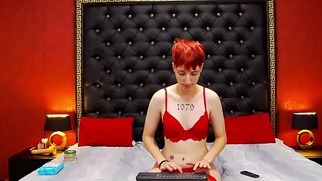 Luna Devil  online show from 11/20/25, 06:51