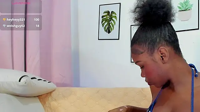 Karol w11 online show from 10/17/25, 07:38