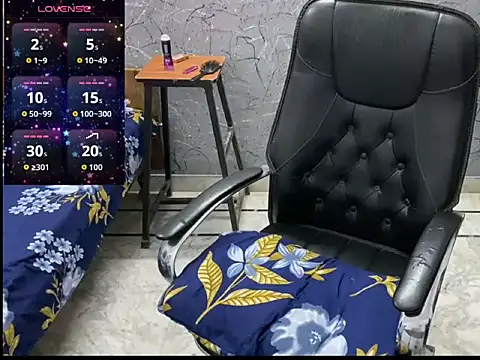Snapshot of LuvLayla chatting on 06/14/26, 09:50 LuvLayla online show from 06/14/26, 09:50