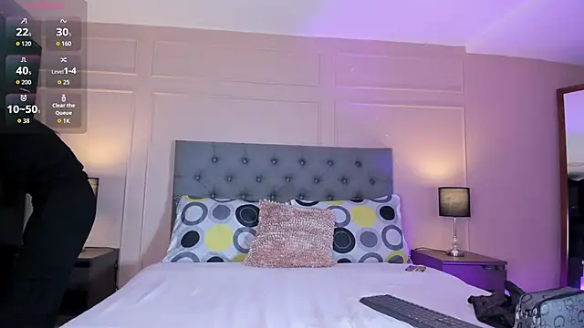 ALICESANDOVAL online show from 12/04/25, 11:41