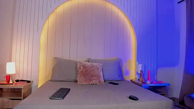 ALICESANDOVAL online show from 12/14/25, 11:37