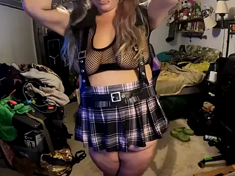 Snapshot of R4inbowK1tty chatting on 10/02/25, 04:52 R4inbowK1tty online show from 10/02/25, 04:52