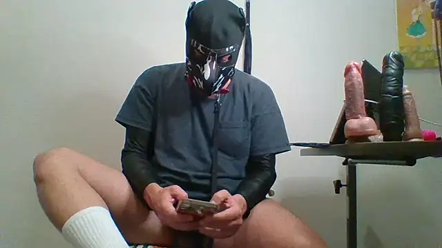 Snapshot of Maskpor2022 chatting on 11/28/25, 10:34 Maskpor2022 online show from 11/28/25, 10:34