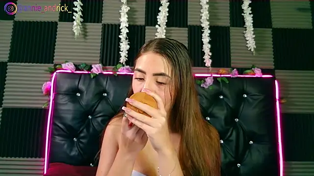  leda swan  online show from 02/20/26, 01:11