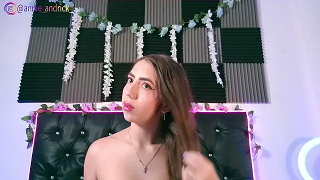  leda swan  online show from 03/02/26, 01:18