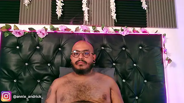  leda swan  online show from 03/08/26, 01:15