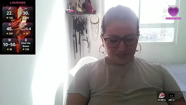 Snapshot of Vesper_Vixen chatting on 09/13/25, 12:49 Vesper Vixen online show from 09/13/25, 12:49