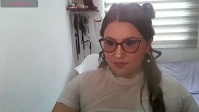 Snapshot of Vesper_Vixen chatting on 10/01/25, 02:34 Vesper Vixen online show from 10/01/25, 02:34