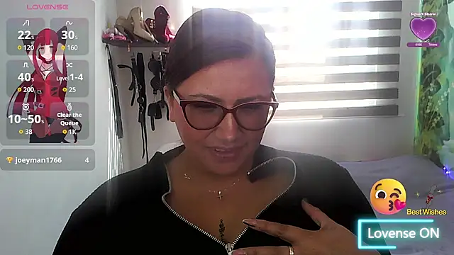 Snapshot of Vesper_Vixen chatting on 10/24/25, 01:40 Vesper Vixen online show from 10/24/25, 01:40