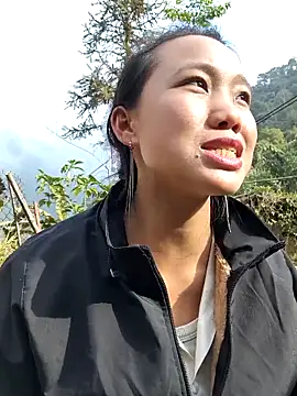 liu-liusexy online show from 12/22/25, 02:30