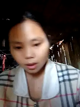 Snapshot of omiu-baby chatting on 10/10/25, 12:31 omiu-baby online show from 10/10/25, 12:31