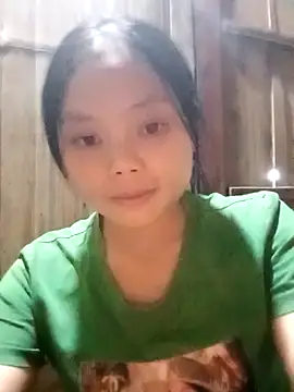 Snapshot of omiu-baby chatting on 10/10/25, 01:32 omiu-baby online show from 10/10/25, 01:32