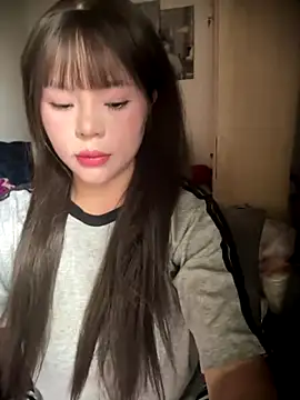 SarahBeii online show from 10/03/25, 04:09