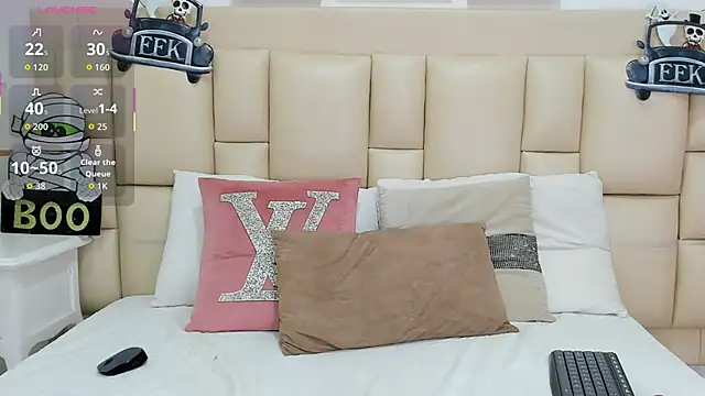 Snapshot of EbonyLudovica chatting on 10/31/25, 03:40 EbonyLudovica online show from 10/31/25, 03:40