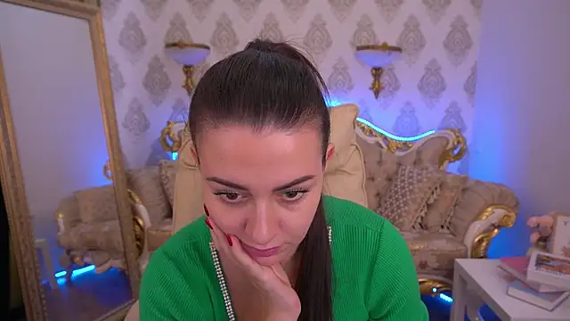 Snapshot of KarinaClover chatting on 09/10/25, 12:38 KarinaClover online show from 09/10/25, 12:38