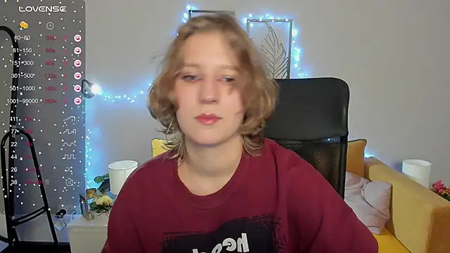 Snapshot of Hailey_Foxy chatting on 09/29/25, 08:41 Hailey Foxy online show from 09/29/25, 08:41