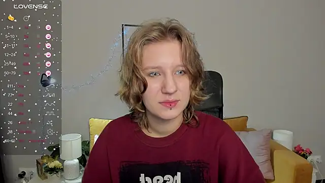 Snapshot of Hailey_Foxy chatting on 10/04/25, 08:45 Hailey Foxy online show from 10/04/25, 08:45