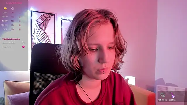 Snapshot of Hailey_Foxy chatting on 10/27/25, 09:13 Hailey Foxy online show from 10/27/25, 09:13