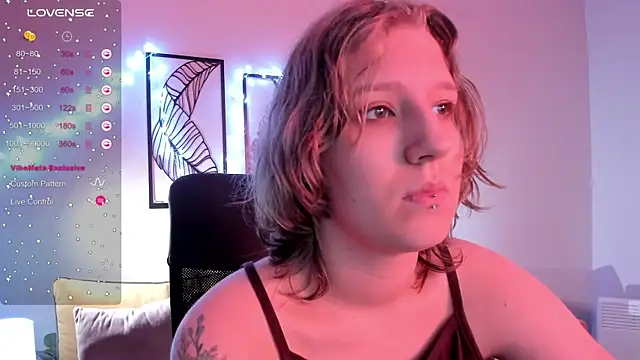 Snapshot of Hailey_Foxy chatting on 11/02/25, 09:00 Hailey Foxy online show from 11/02/25, 09:00