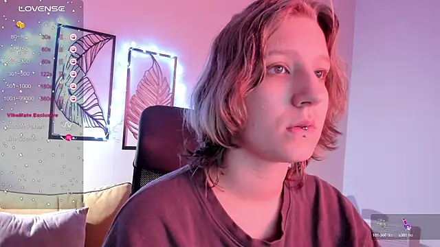 Snapshot of Hailey_Foxy chatting on 11/03/25, 08:37 Hailey Foxy online show from 11/03/25, 08:37