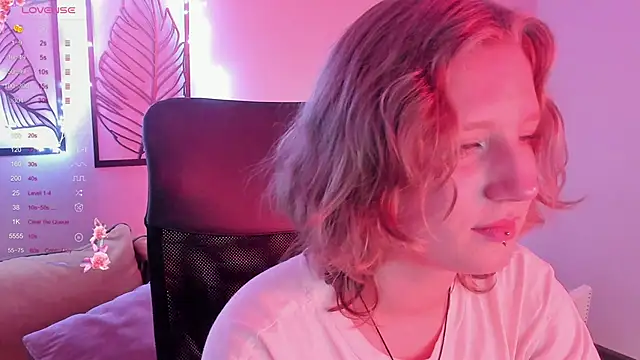 Snapshot of Hailey_Foxy chatting on 11/24/25, 09:09 Hailey Foxy online show from 11/24/25, 09:09