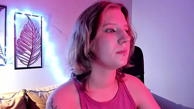 Snapshot of Hailey_Foxy chatting on 11/30/25, 09:35 Hailey Foxy online show from 11/30/25, 09:35