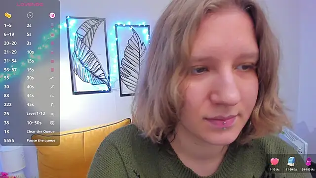 Snapshot of Hailey_Foxy chatting on 12/21/25, 09:27 Hailey Foxy online show from 12/21/25, 09:27