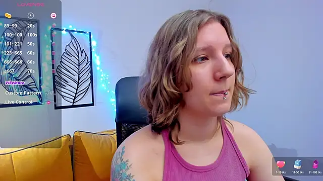 Hailey Foxy online show from 12/23/25, 09:51