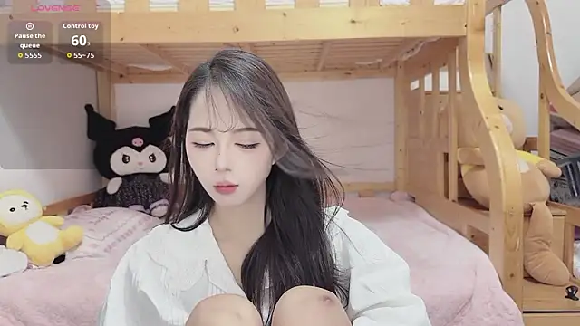 Snapshot of Sue101010 chatting on 09/24/25, 07:44 Sue101010 online show from 09/24/25, 07:44