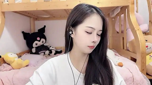 Snapshot of Sue101010 chatting on 10/05/25, 06:17 Sue101010 online show from 10/05/25, 06:17