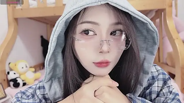 Snapshot of Sue101010 chatting on 10/12/25, 12:59 Sue101010 online show from 10/12/25, 12:59