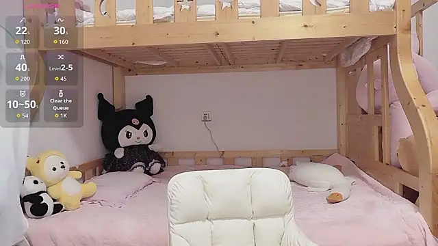 Snapshot of Sue101010 chatting on 10/13/25, 12:16 Sue101010 online show from 10/13/25, 12:16