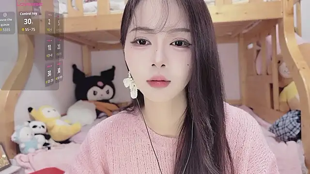 Snapshot of Sue101010 chatting on 10/25/25, 01:18 Sue101010 online show from 10/25/25, 01:18