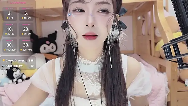 Snapshot of Sue101010 chatting on 10/27/25, 02:32 Sue101010 online show from 10/27/25, 02:32