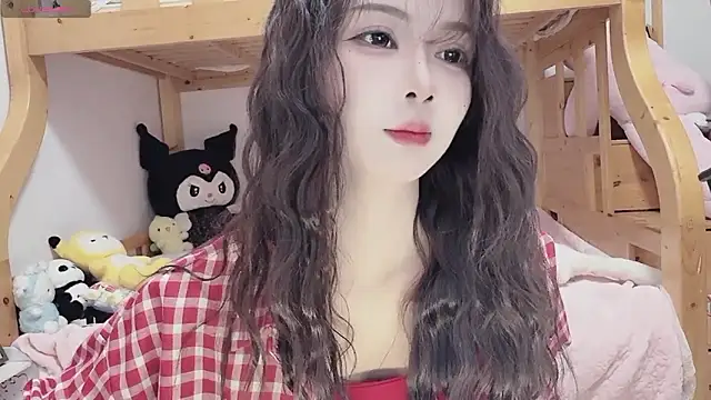 Snapshot of Sue101010 chatting on 10/31/25, 04:30 Sue101010 online show from 10/31/25, 04:30