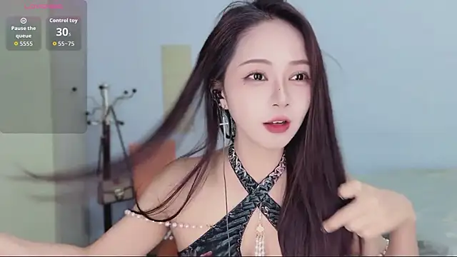 Snapshot of Sue101010 chatting on 11/17/25, 08:25 Sue101010 online show from 11/17/25, 08:25