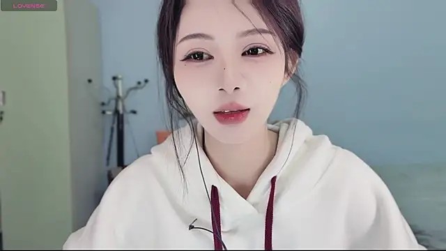 Snapshot of Sue101010 chatting on 11/21/25, 07:01 Sue101010 online show from 11/21/25, 07:01