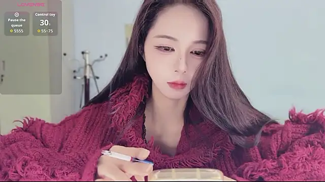 Snapshot of Sue101010 chatting on 11/23/25, 05:46 Sue101010 online show from 11/23/25, 05:46