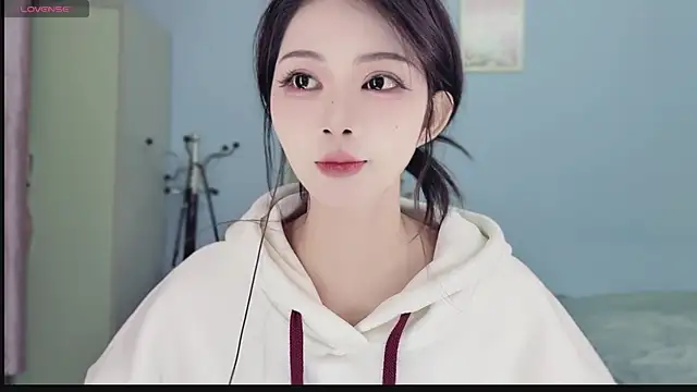 Snapshot of Sue101010 chatting on 11/25/25, 04:18 Sue101010 online show from 11/25/25, 04:18