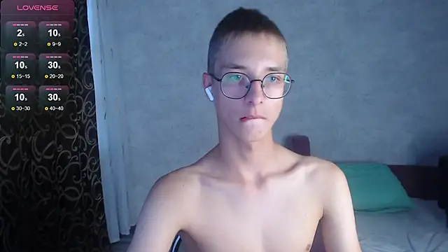 glasses cat online show from 09/26/25, 12:31