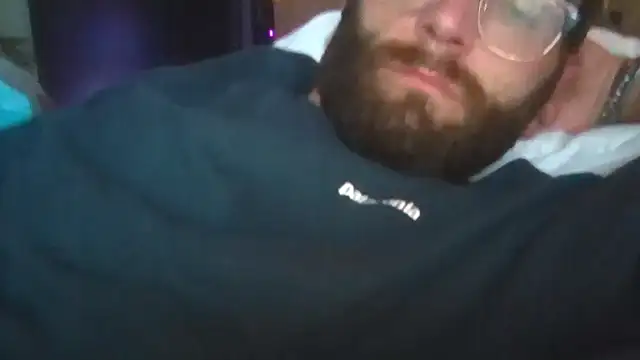 Snapshot of hungspundick1 chatting on 11/04/25, 11:53 hungspundick1 online show from 11/04/25, 11:53