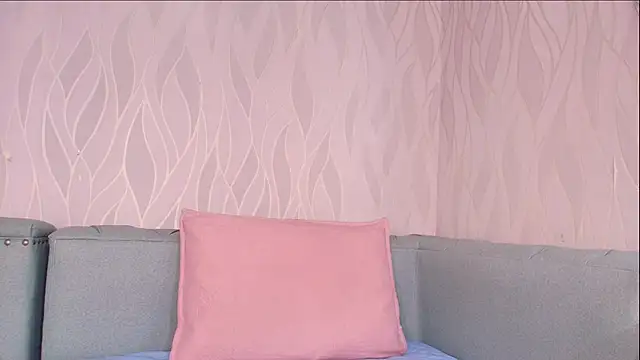 mia scot online show from 10/09/25, 01:42