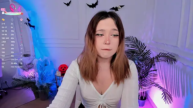 Snapshot of Lina_Glow chatting on 10/30/25, 06:48 Lina Glow online show from 10/30/25, 06:48