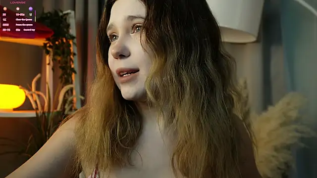 Snapshot of Lina_Glow chatting on 12/03/25, 06:43 Lina Glow online show from 12/03/25, 06:43