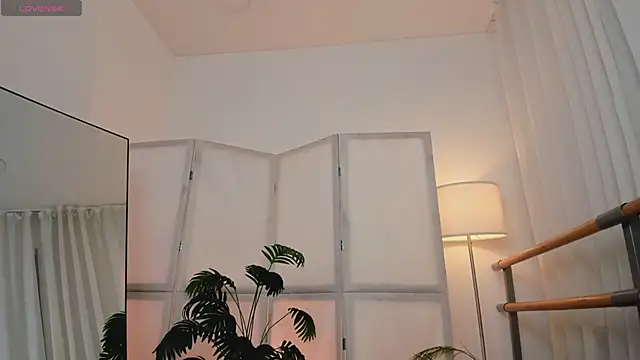 Snapshot of Lina_Glow chatting on 01/15/26, 06:40 Lina Glow online show from 01/15/26, 06:40