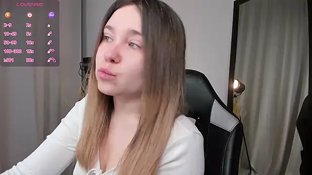 Snapshot of Lina_Glow chatting on 02/08/26, 06:39 Lina Glow online show from 02/08/26, 06:39