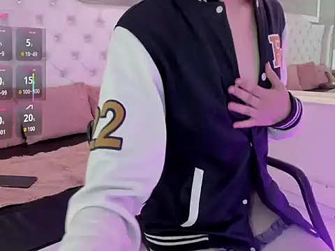 Snapshot of naomi_cooper__ chatting on 09/09/25, 01:54 naomi cooper   online show from 09/09/25, 01:54